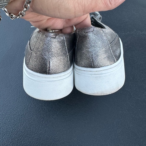 Eileen Fisher Prop Platform Sneaker Gold
Iridescent Metallic Sparkle Shoe 7.5 - Picture 4 of 8